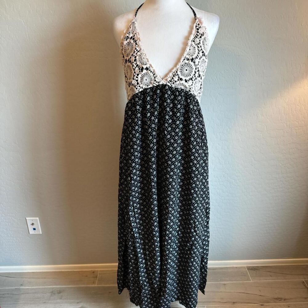 Low back maxi dress size medium‎